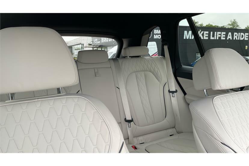 BMW X5 Xdrive45e M Sport Tech Pack White #67