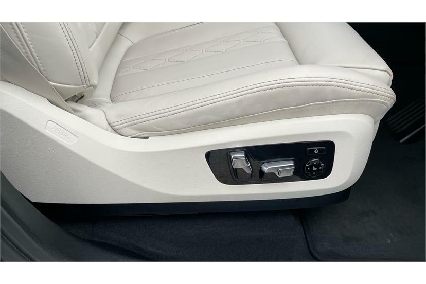 BMW X5 Xdrive45e M Sport Tech Pack White #25