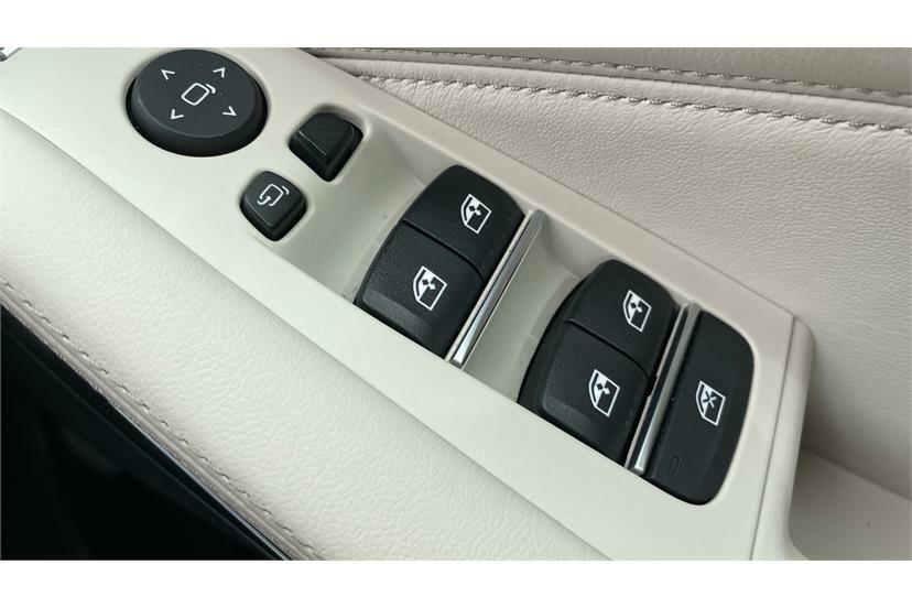 BMW X5 Xdrive45e M Sport Tech Pack White #40