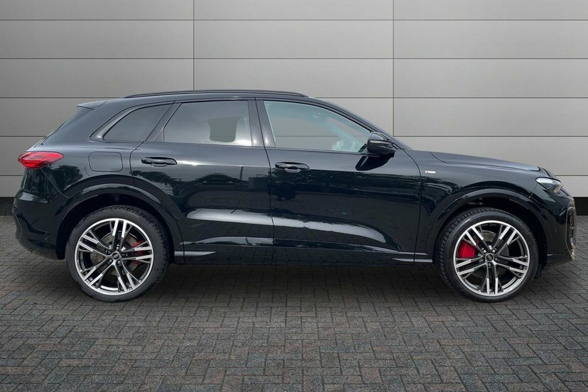 Audi Q5 2.0 Tdi Edition 1 Suv S Tronic Quattro EF75HLX Black #4