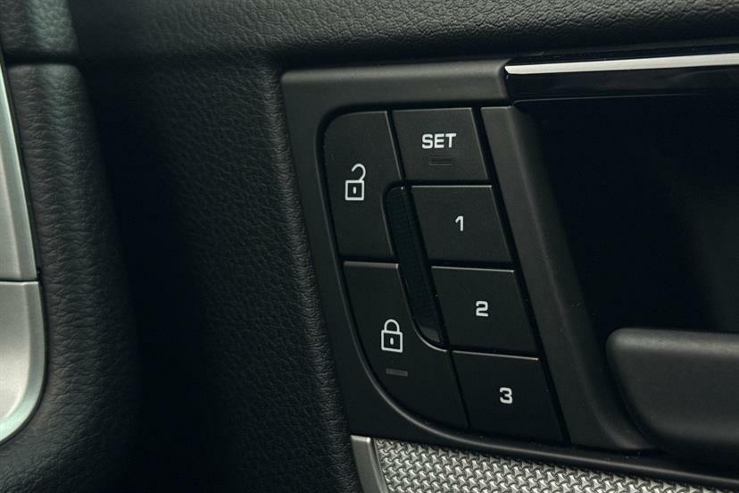 Porsche Cayenne E-hybrid Tiptronic S White #28