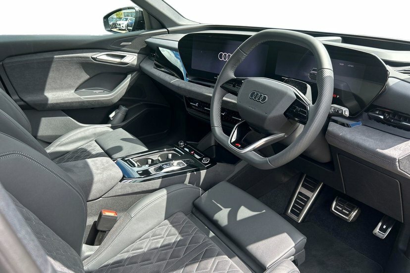 Audi Q6 E-Tron 100Kwh Black Edition Suv Quattro LS26WZP Black #5