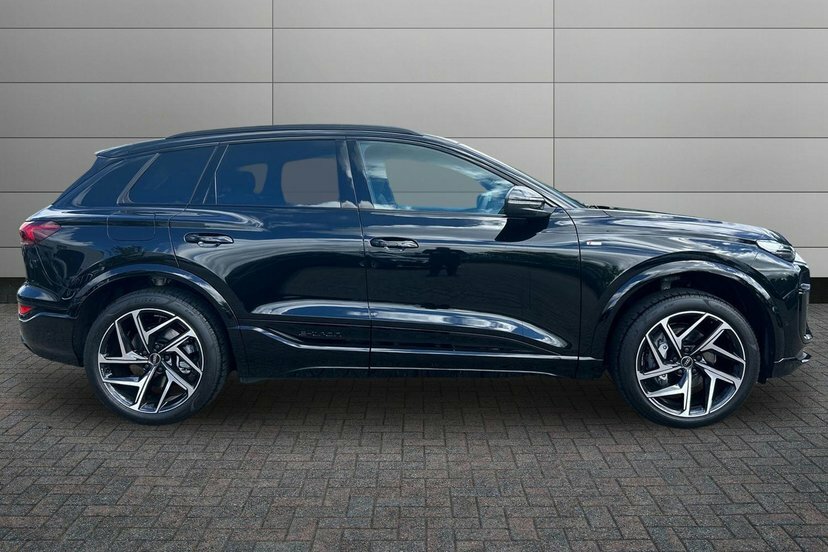 Audi Q6 E-Tron 100Kwh Black Edition Suv Quattro LS26WZP Black #4
