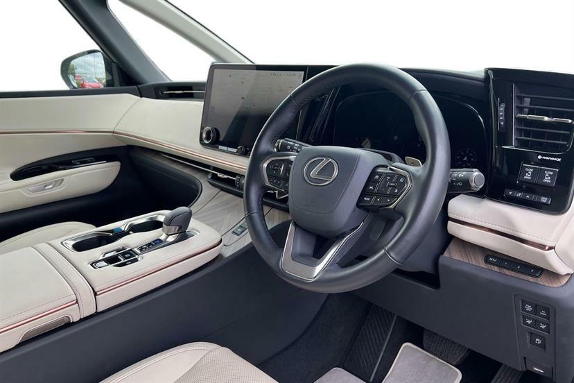 Lexus LM 350H 2.5 Takumi E-cvt 4 Seat Black #6