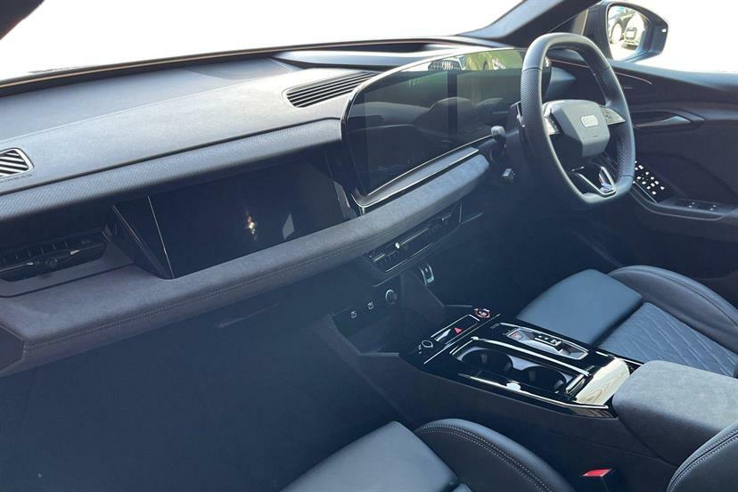 Audi SQ6 E-Tron Sq6 Suv Edition 1 E-tron 360,00 Kw Black #2