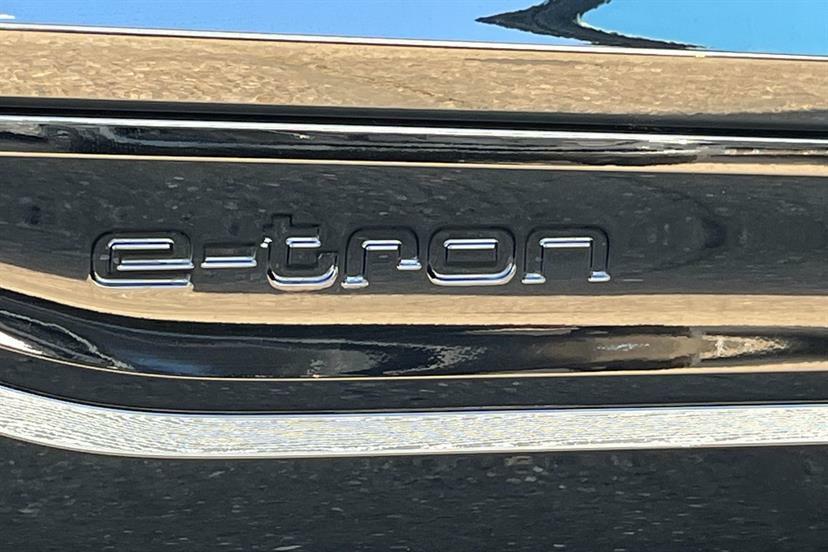 Audi SQ6 E-Tron Sq6 Suv Edition 1 E-tron 360,00 Kw Black #30