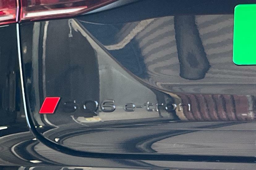 Audi SQ6 E-Tron Sq6 Suv Edition 1 E-tron 360,00 Kw Black #31