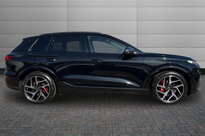 Audi SQ6 E-Tron Sq6 Suv Edition 1 E-tron 360,00 Kw Black #4