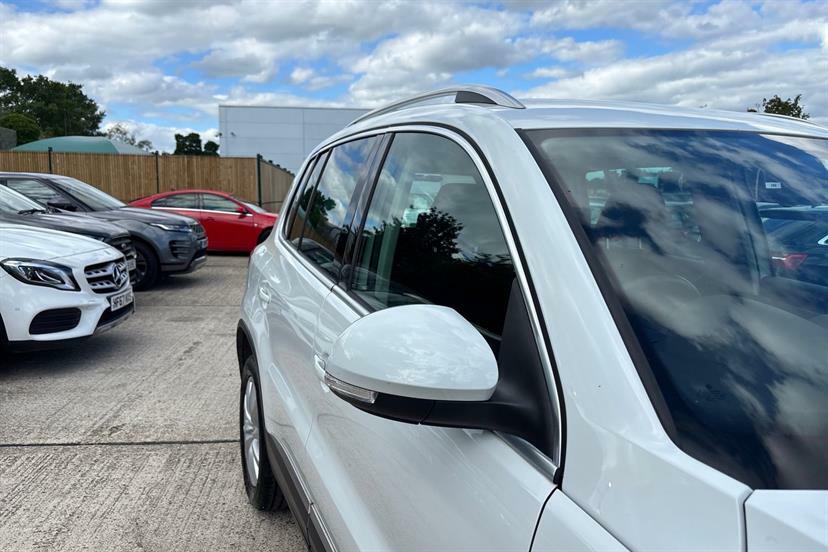 Volkswagen Tiguan Se Tdi Bluemotion Technology Black #25