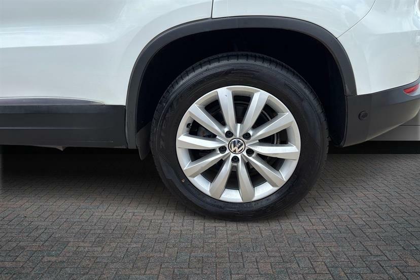 Volkswagen Tiguan 2.0 Tdi Bluemotion Tech Match Dsg White #4