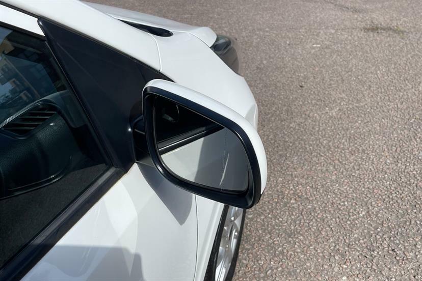 Kia Picanto X-line White #30