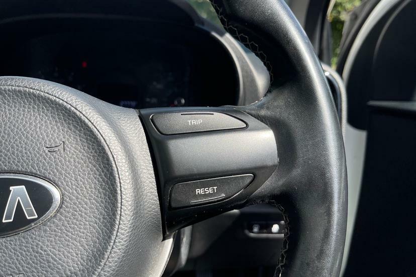 Kia Picanto X-line White #20