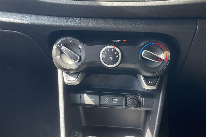 Kia Picanto X-line White #19