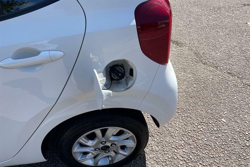 Kia Picanto X-line White #23