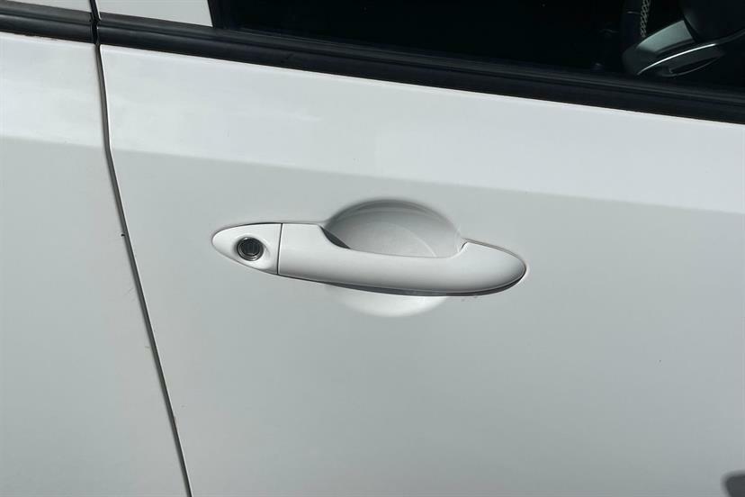 Kia Picanto X-line White #31
