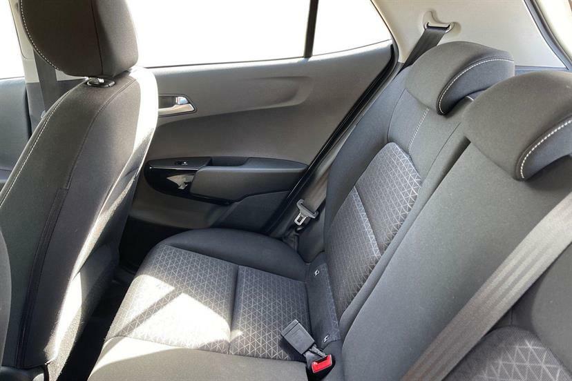 Kia Picanto X-line White #10
