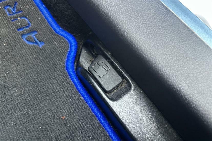 Toyota Auris Excel Blue #17