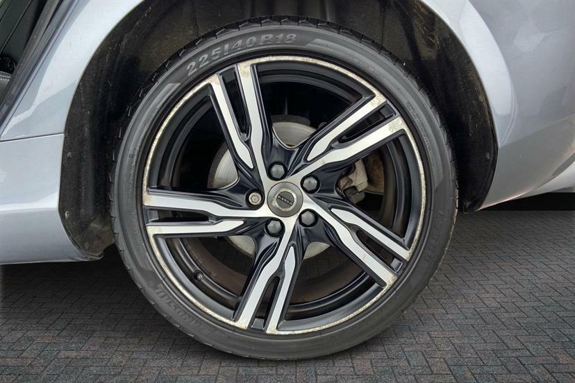 Volvo V40 T2 122 R Design Edition Grey #5