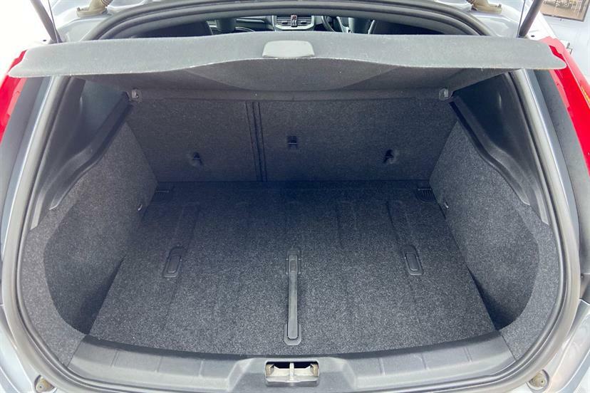 Volvo V40 T3 R-design Edition Hatchback Black #9