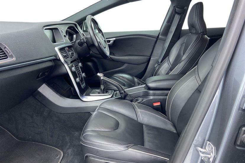 Volvo V40 T2 122 R Design Edition Grey #2