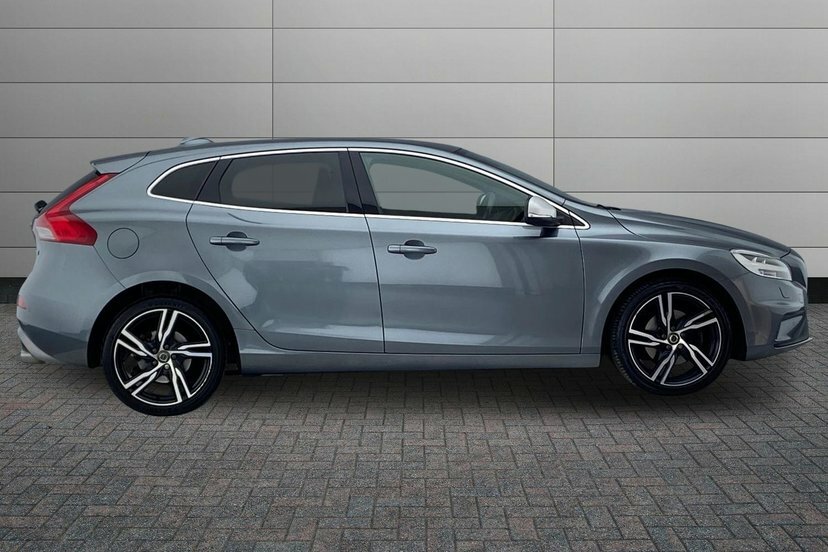 Volvo V40 2.0 T2 R-design Edition Hatchback Manua BR19GCF Grey #4