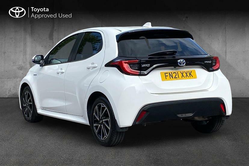 Toyota Yaris 1.5 Hybrid Design Cvt White #4
