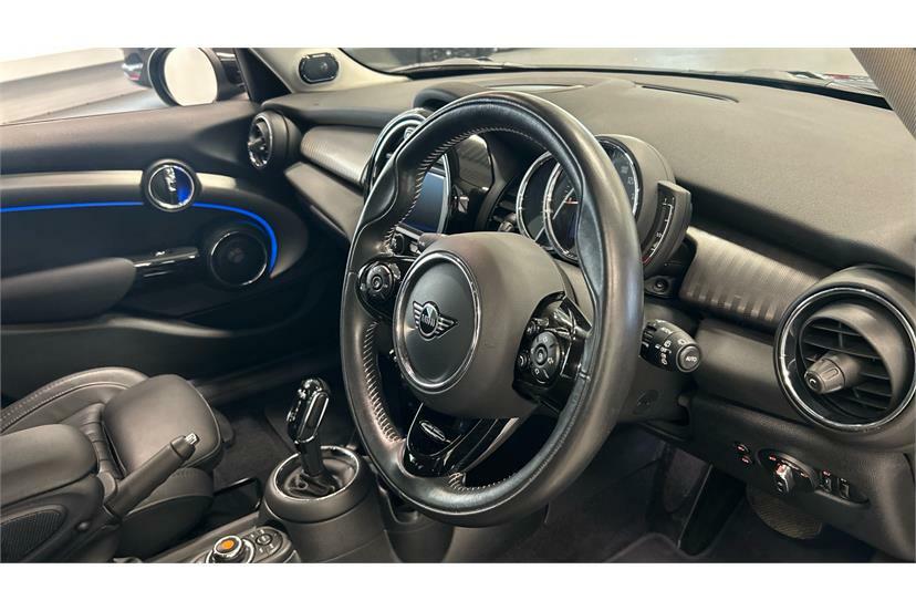 Mini Hatch 1.5 Cooper Exclusive II Black #5