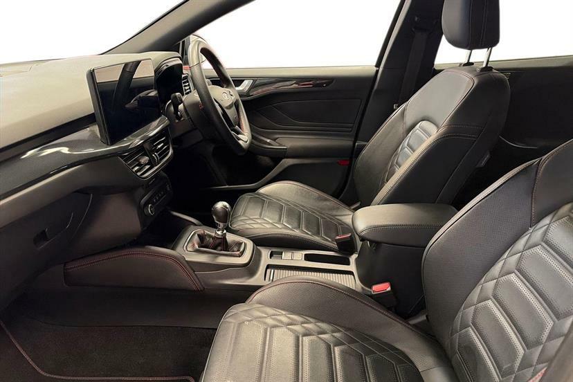 Ford Focus 1.0 Ecoboost Hybrid Mhev 155 St-line X Black #2