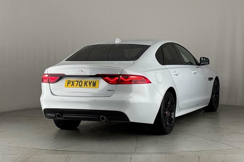 Jaguar XF D V6 S Black #40