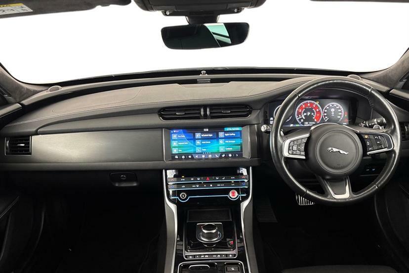 Jaguar XF D V6 S Black #9