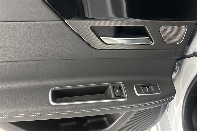 Jaguar XF D V6 S Black #22