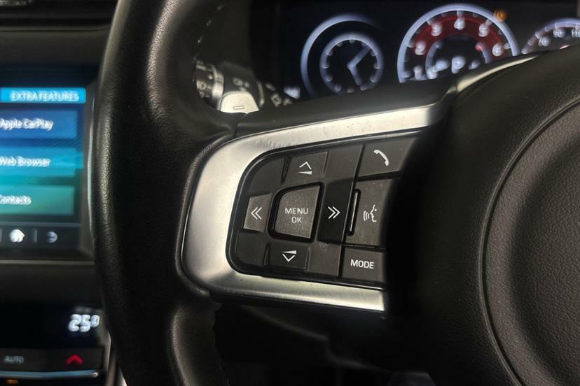 Jaguar XF D V6 S Black #27