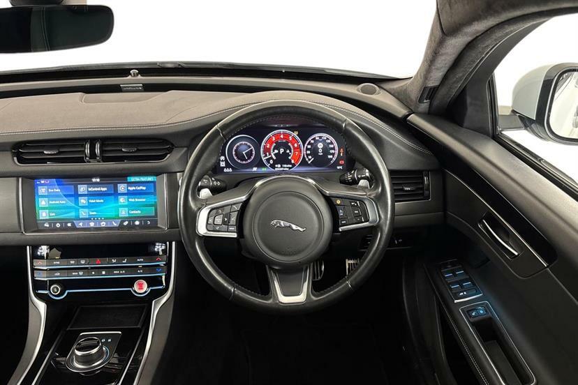 Jaguar XF D V6 S Black #15