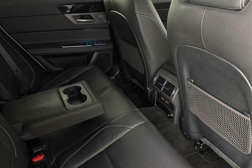Jaguar XF D V6 S Black #38