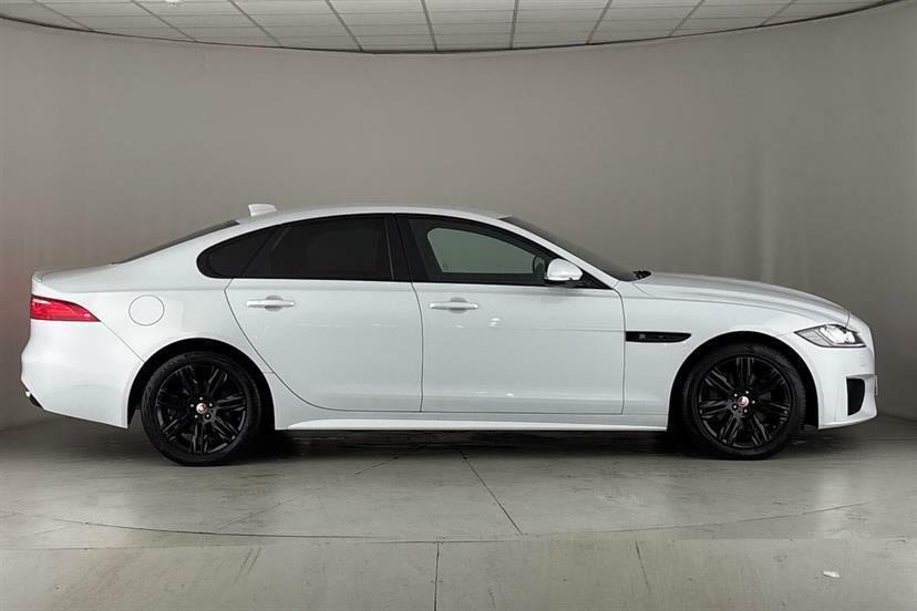 Jaguar XF D V6 S Black #41