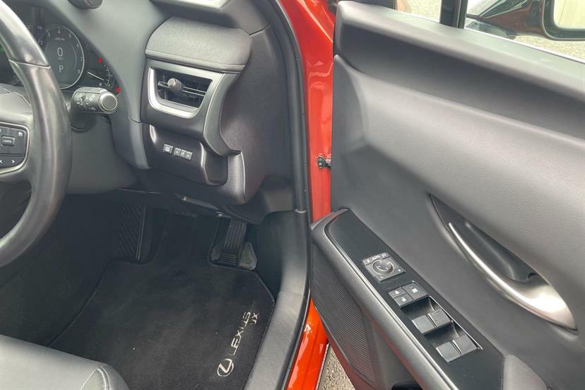 Lexus UX 300E 54.3Kwh Black #11