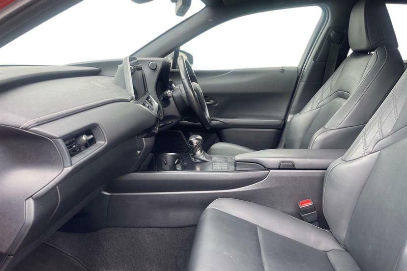 Lexus UX 250H 2.0 F-sport Design Cvt  #2