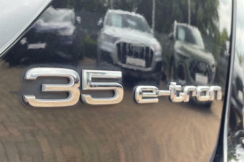 Audi Q4 E Tron 40 S Line Sportback 82Kwh White #35