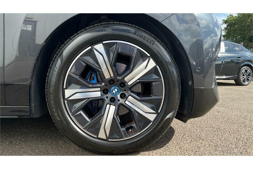 BMW iX M Sport Black #13