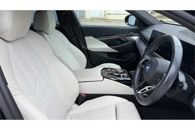 BMW i5 M Sport Pro Blue #11
