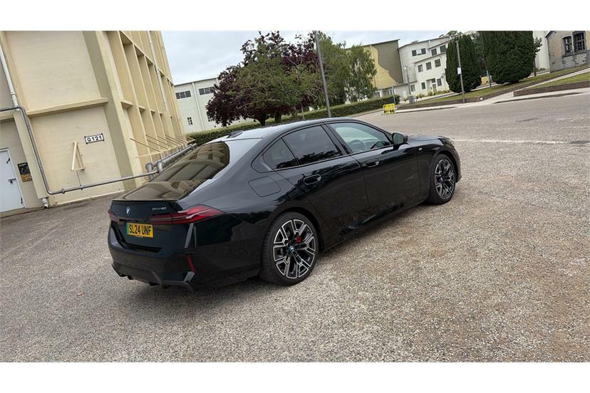 BMW i5 M Sport Pro Blue #24