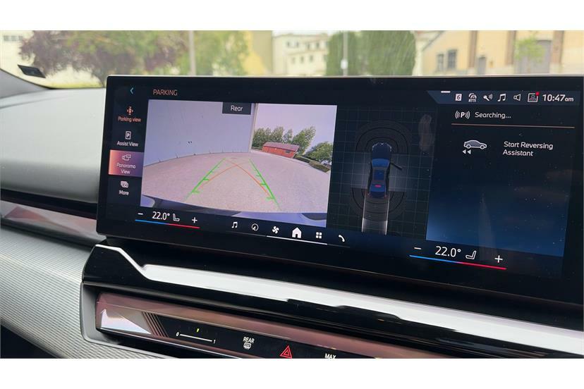 BMW i5 M Sport Pro Blue #28