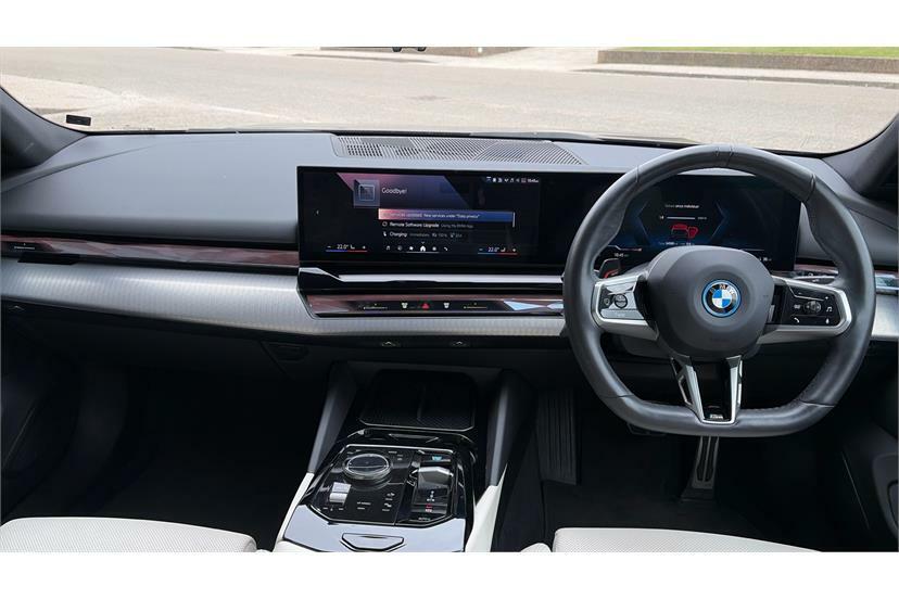 BMW i5 250Kw Edrive40 M Sport Pro 84Kwh Black #4