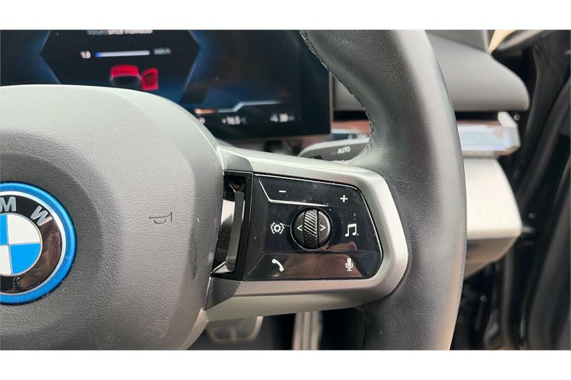 BMW i5 M Sport Pro Blue #18