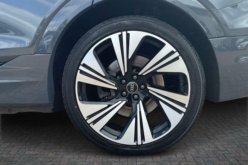 Audi Q8 e tron 250Kw 50 Quattro 95Kwh Vorsprung Grey #5