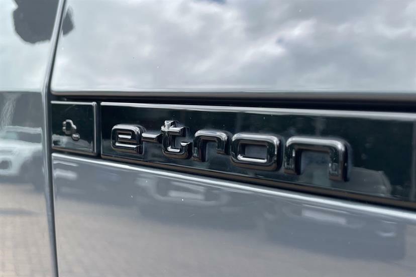 Audi Q8 e tron Q8 E-tron Vorsprung 55 Quattro Black #45