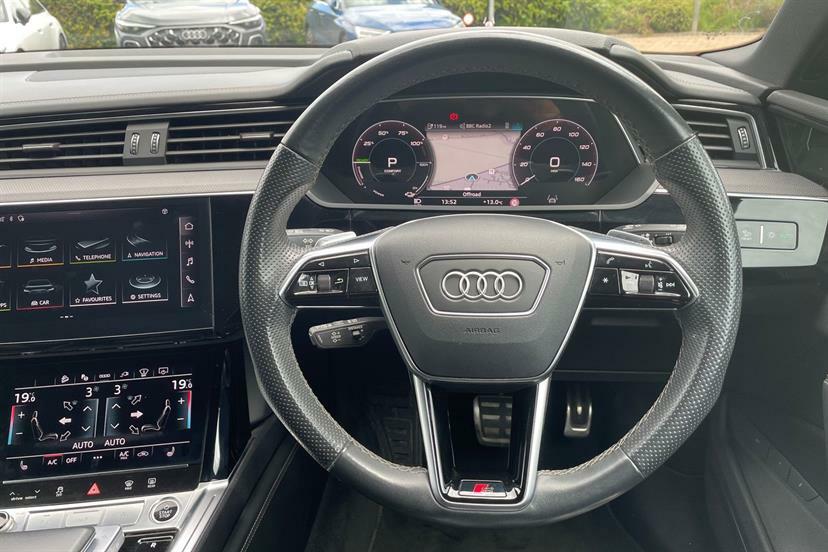 Audi Q8 e tron Q8 E-tron Vorsprung 55 Quattro Black #18