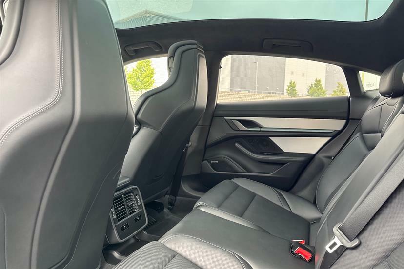Porsche Taycan Performance Plus 93.4Kwh Gts Black #21