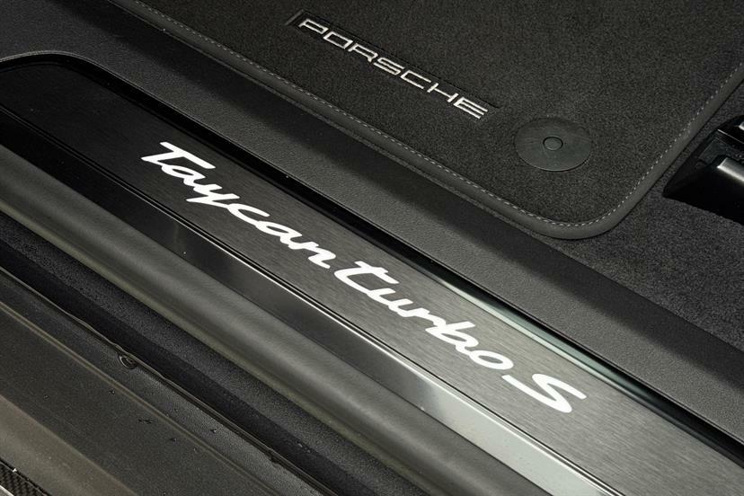 Porsche Taycan Performance Plus 93.4Kwh Gts Black #19