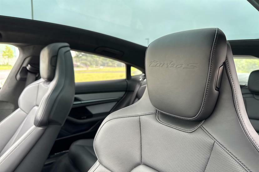 Porsche Taycan Performance Plus 93.4Kwh Gts Black #11